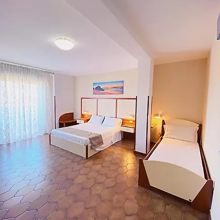 费利克斯住宅酒店 3* 里卡迪