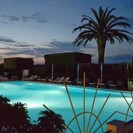 Felix Apartahotel Ricadi