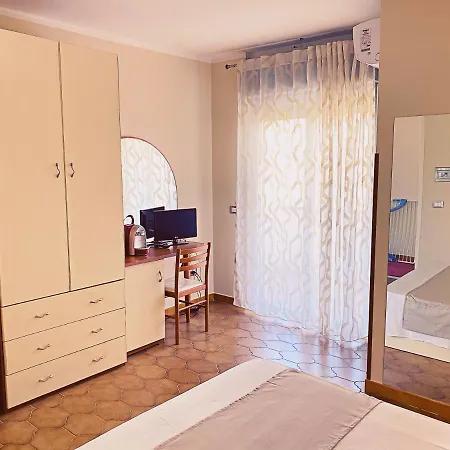 Felix 아파트호텔 리카디