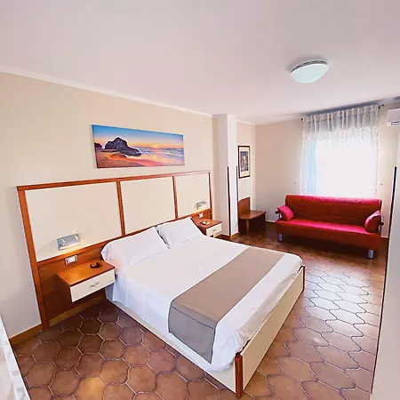 Aparthotel Felix Ricadi