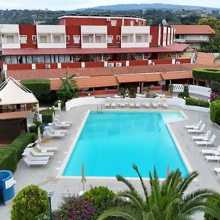 Felix Aparthotel