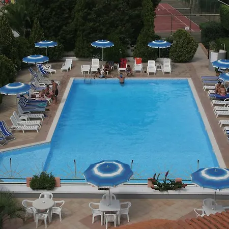 Felix 아파트호텔 3*