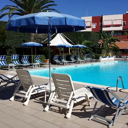Felix Aparthotel