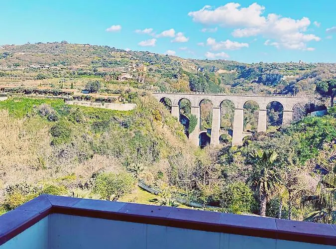 Felix מלון דירות